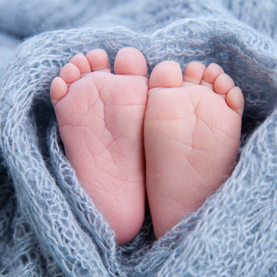 I piedi dei bambini nei primi anni, quando intervenire ? Il Prof. Avagnina a Medicina33 ci spiega come comportarci.